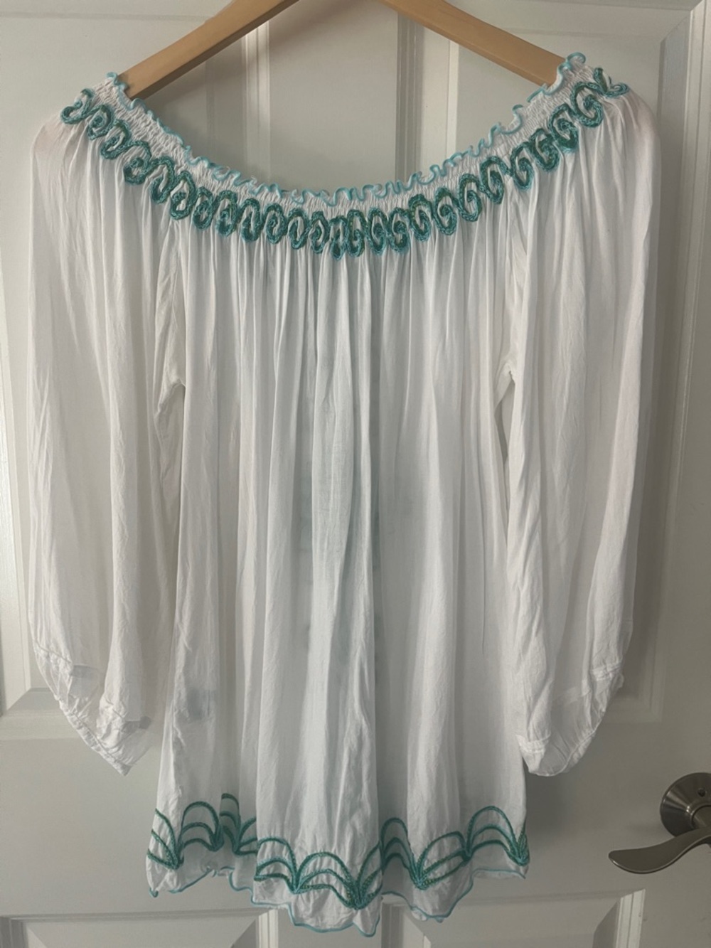 Poupette St. Barth Off Shoulder Embroidered Top Large - Picture 4 of 4